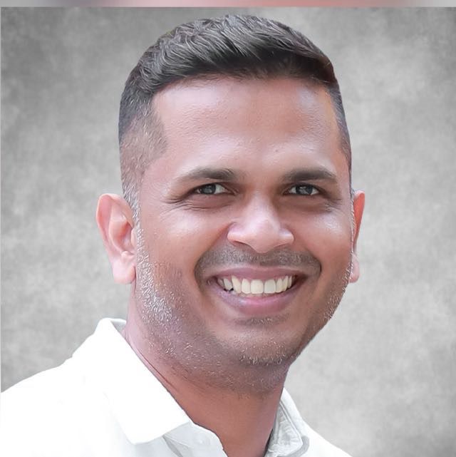 Dr. Anoop V Nair (MDS), Endodontist, Kailas Dental Clinic & Implant Center